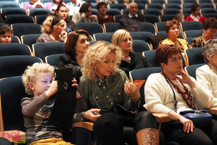 Koncert charytatywny dla Kamila. Mielczanie przynieśli nakrętki