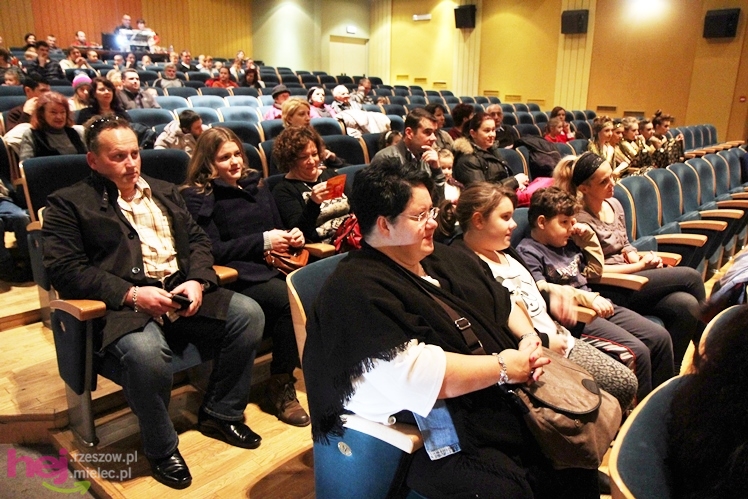 Koncert charytatywny dla Kamila. Mielczanie przynieśli nakrętki