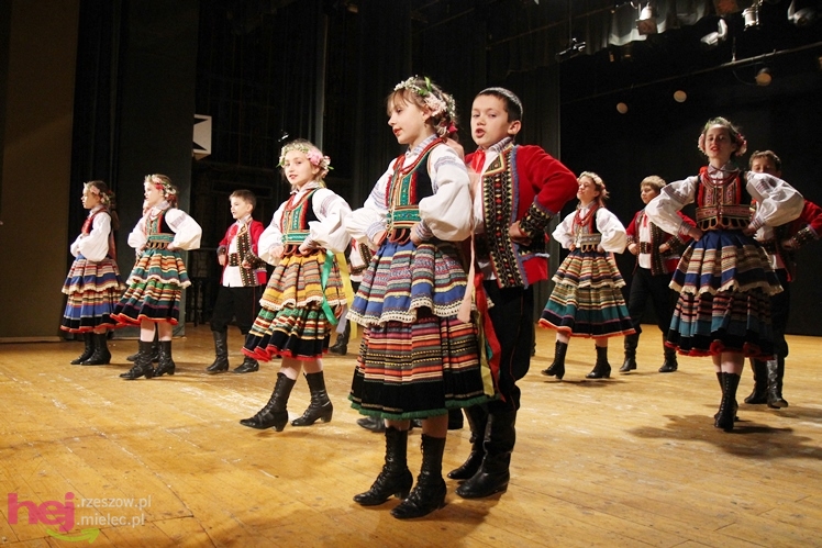 Koncert charytatywny dla Kamila. Mielczanie przynieśli nakrętki