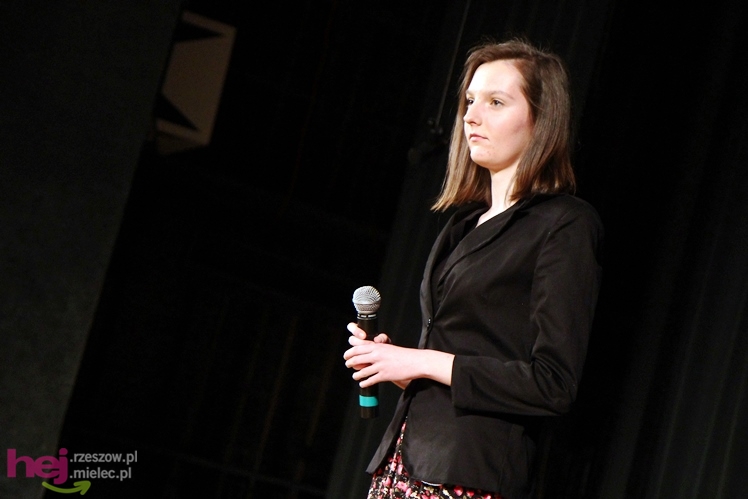 Koncert charytatywny dla Kamila. Mielczanie przynieśli nakrętki