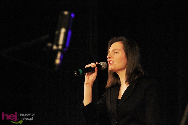 Koncert charytatywny dla Kamila. Mielczanie przynieśli nakrętki