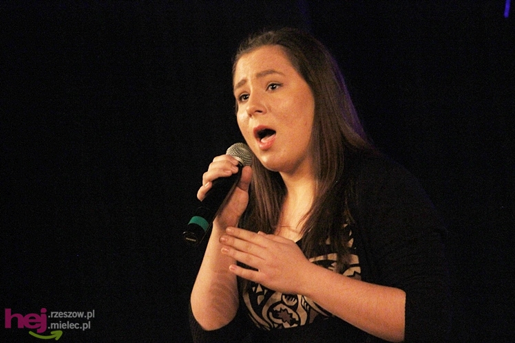 Koncert charytatywny dla Kamila. Mielczanie przynieśli nakrętki