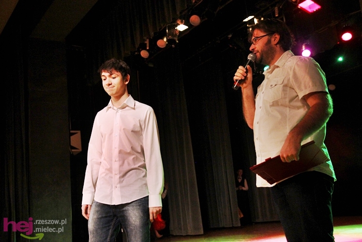 Koncert charytatywny dla Kamila. Mielczanie przynieśli nakrętki