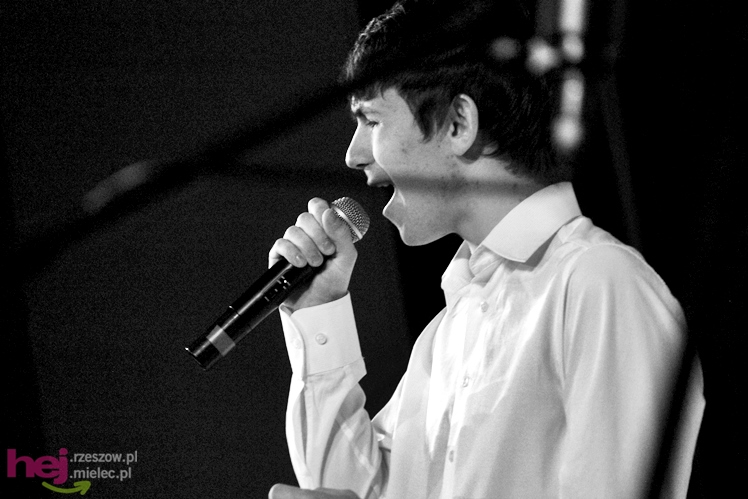 Koncert charytatywny dla Kamila. Mielczanie przynieśli nakrętki