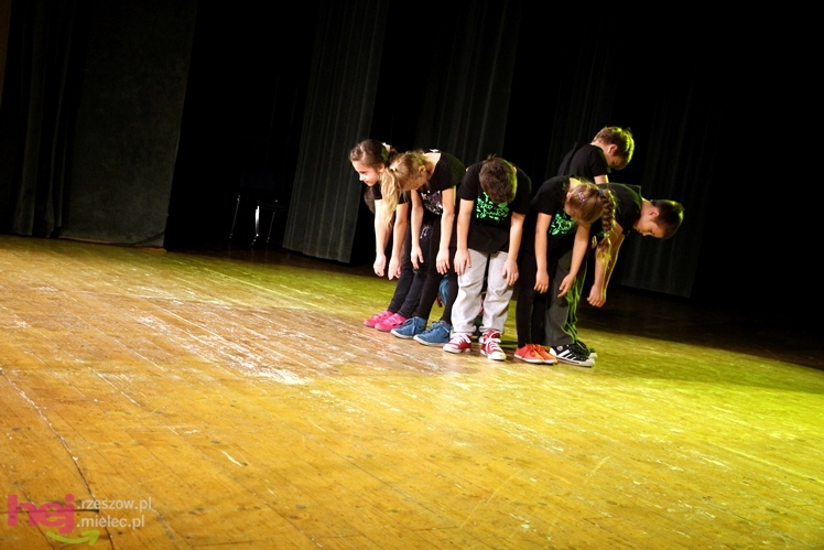 Koncert charytatywny dla Kamila. Mielczanie przynieśli nakrętki