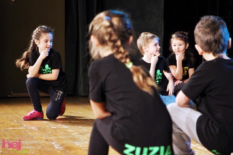 Koncert charytatywny dla Kamila. Mielczanie przynieśli nakrętki