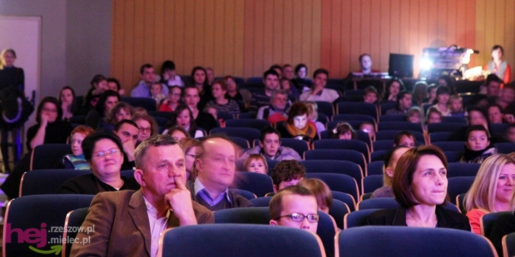 Koncert charytatywny dla Kamila. Mielczanie przynieśli nakrętki