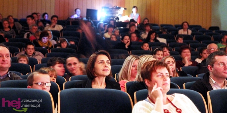 Koncert charytatywny dla Kamila. Mielczanie przynieśli nakrętki