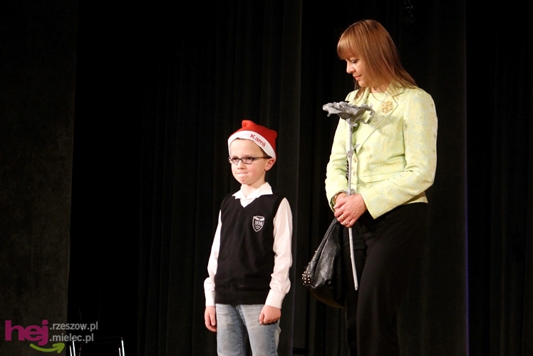 Koncert charytatywny dla Kamila. Mielczanie przynieśli nakrętki