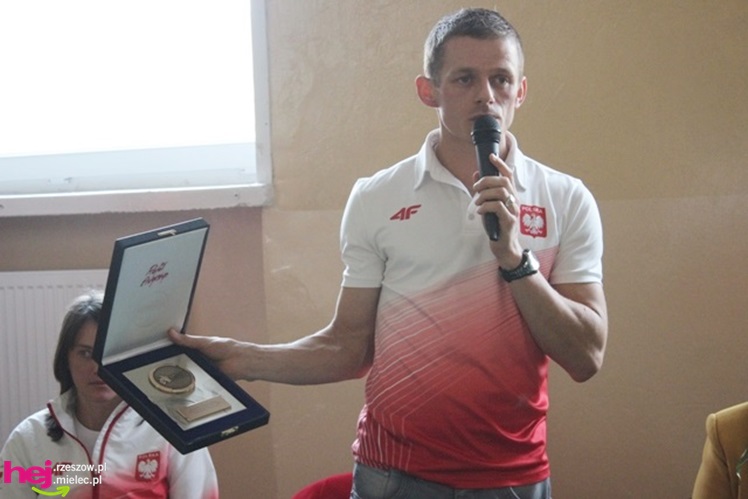 Olimpijczycy z Sokoła Mielec odwiedzili Gimnazjum numer 1