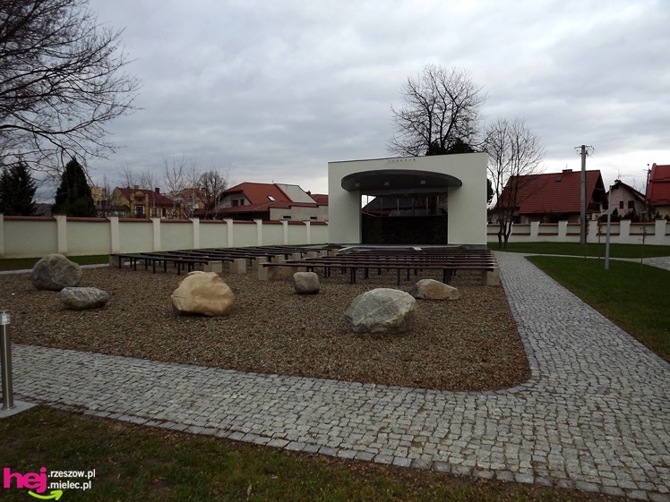 Odnowiony kościółek św. Marka i nowa scena dla mieleckich artystów.  Komu będą służyć?