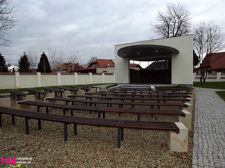 Odnowiony kościółek św. Marka i nowa scena dla mieleckich artystów.  Komu będą służyć?