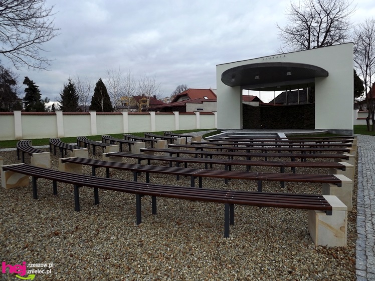 Odnowiony kościółek św. Marka i nowa scena dla mieleckich artystów.  Komu będą służyć?