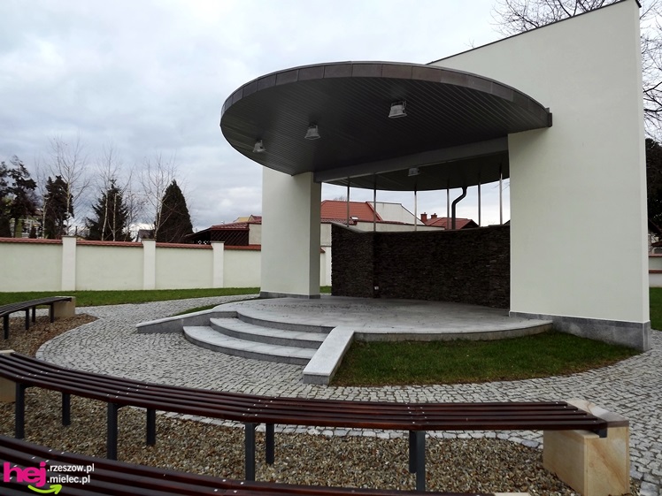 Odnowiony kościółek św. Marka i nowa scena dla mieleckich artystów.  Komu będą służyć?