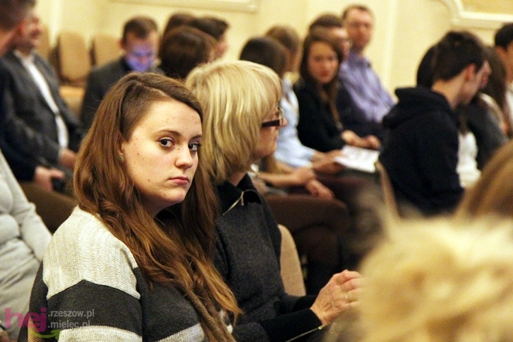 Premierowy spektakl ?Prawie Śluby Panieńskie?