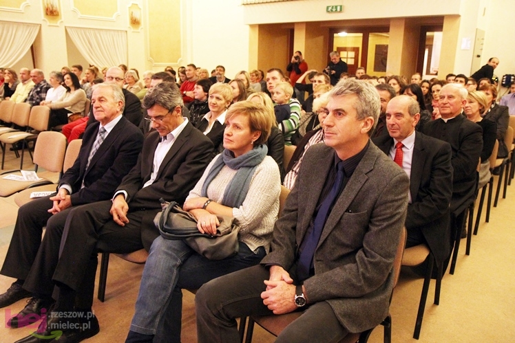 Premierowy spektakl ?Prawie Śluby Panieńskie?