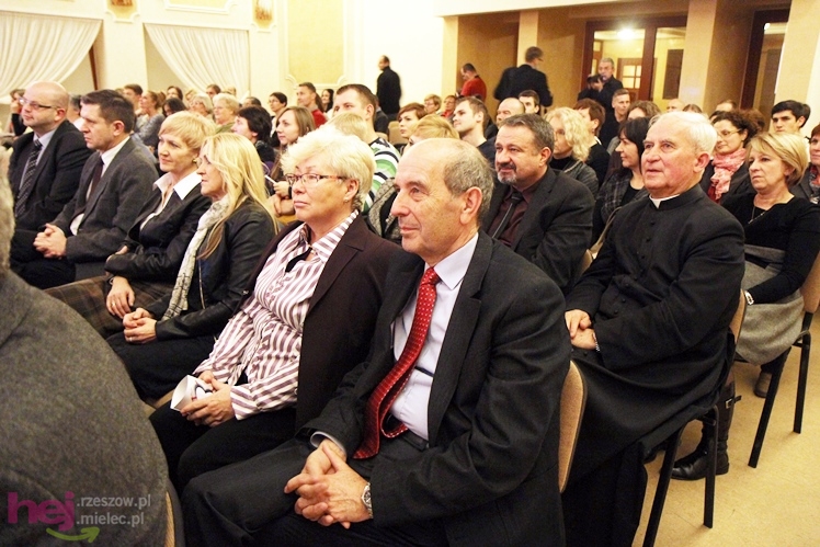 Premierowy spektakl ?Prawie Śluby Panieńskie?