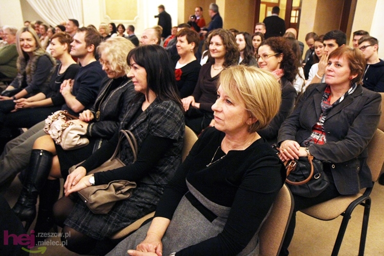 Premierowy spektakl ?Prawie Śluby Panieńskie?