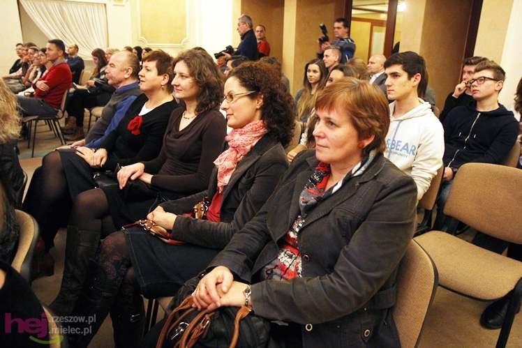 Premierowy spektakl ?Prawie Śluby Panieńskie?