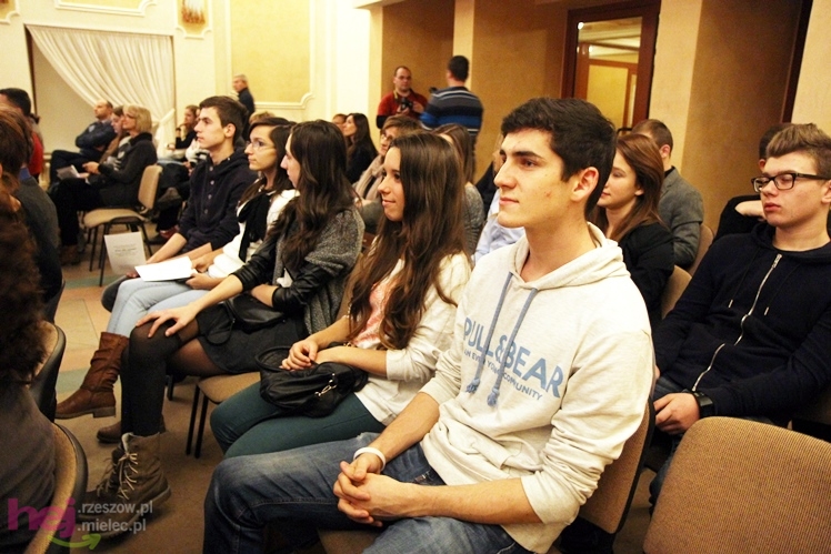 Premierowy spektakl ?Prawie Śluby Panieńskie?