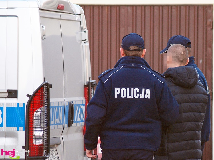 Nożownik z Mickiewicza trafił do aresztu tymczasowego [ZDJĘCIA]