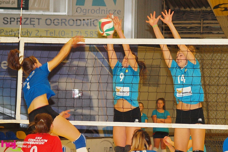 Dębowiec bez szans w starciu z Szóstką