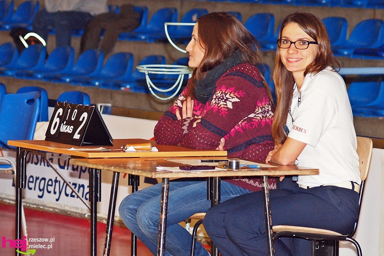 Dębowiec bez szans w starciu z Szóstką