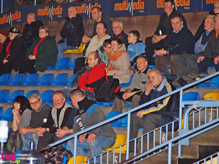 Dębowiec bez szans w starciu z Szóstką