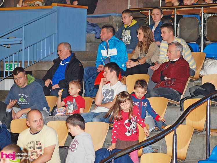 Dębowiec bez szans w starciu z Szóstką