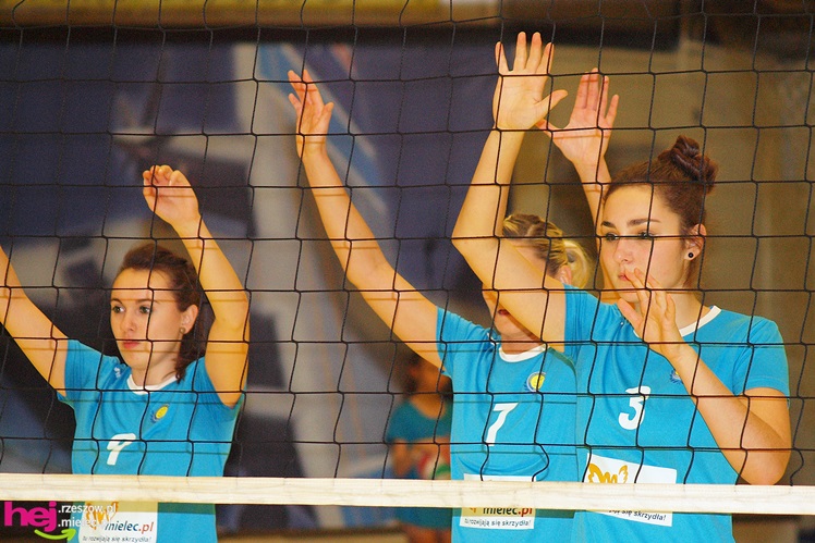 Dębowiec bez szans w starciu z Szóstką