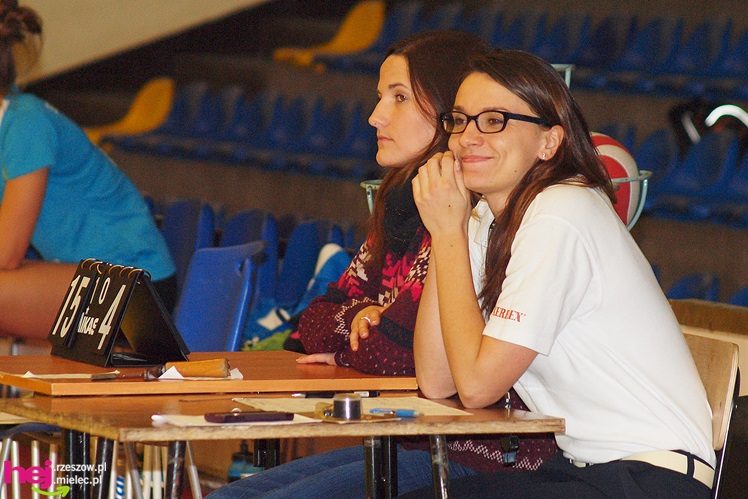 Dębowiec bez szans w starciu z Szóstką