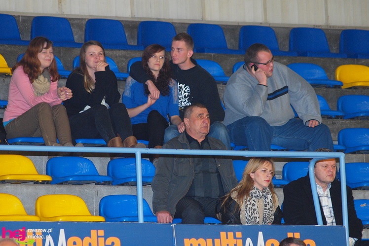 Dębowiec bez szans w starciu z Szóstką