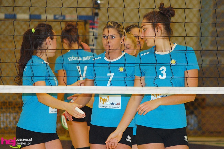 Dębowiec bez szans w starciu z Szóstką