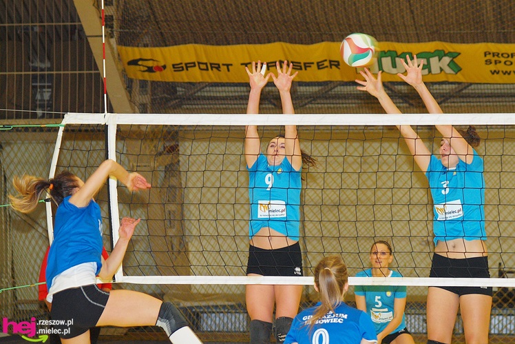 Dębowiec bez szans w starciu z Szóstką