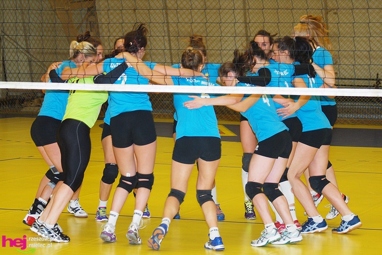 Dębowiec bez szans w starciu z Szóstką