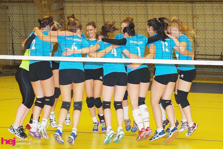 Dębowiec bez szans w starciu z Szóstką