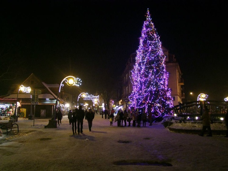 Betlejemskie Światło Pokoju już jest w Mielcu. Przyjechało z Zakopanego