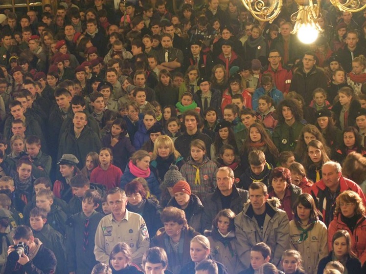 Betlejemskie Światło Pokoju już jest w Mielcu. Przyjechało z Zakopanego