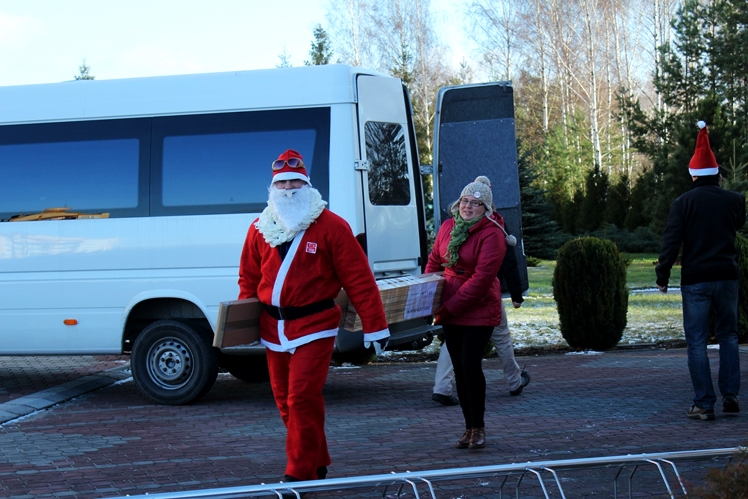 Paczka pełna dobrych ludzi