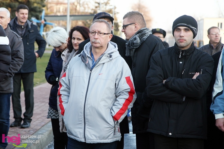 Odsłonięcie obelisku w hołdzie twórcom i zasłużonym dla przemysłu lotniczego w Mielcu