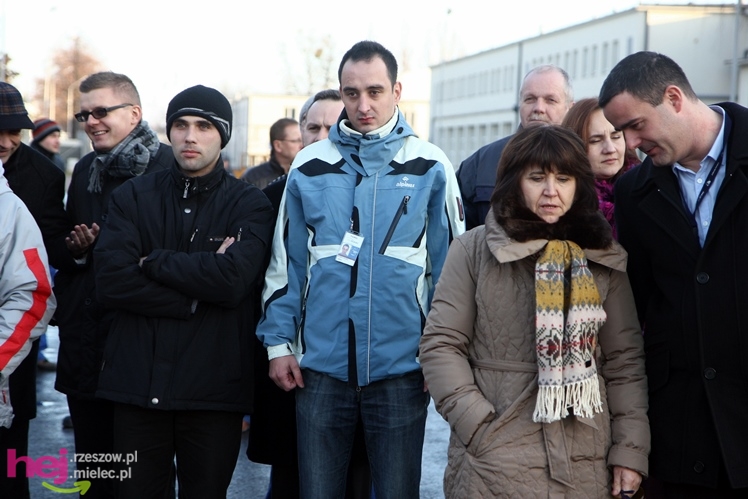 Odsłonięcie obelisku w hołdzie twórcom i zasłużonym dla przemysłu lotniczego w Mielcu