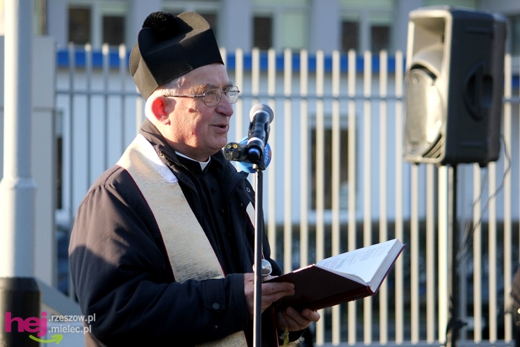 Odsłonięcie obelisku w hołdzie twórcom i zasłużonym dla przemysłu lotniczego w Mielcu