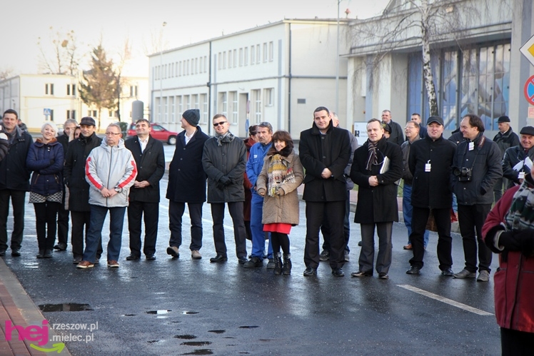 Odsłonięcie obelisku w hołdzie twórcom i zasłużonym dla przemysłu lotniczego w Mielcu