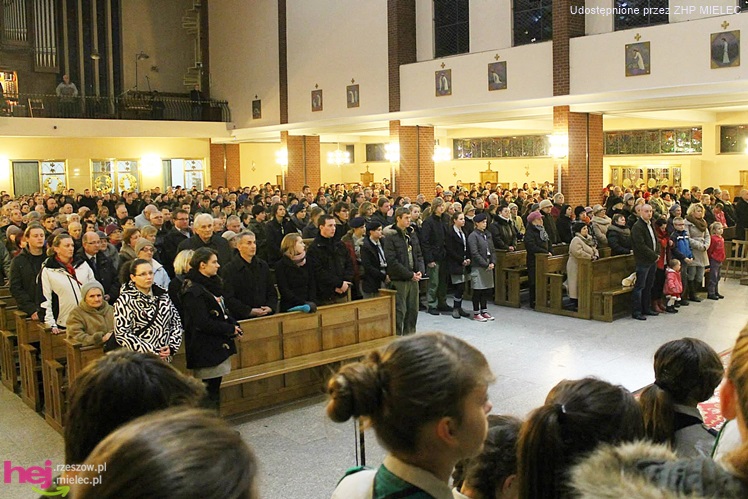 Betlejemskie Światło Pokoju trafiło do mieszkańców Mielca