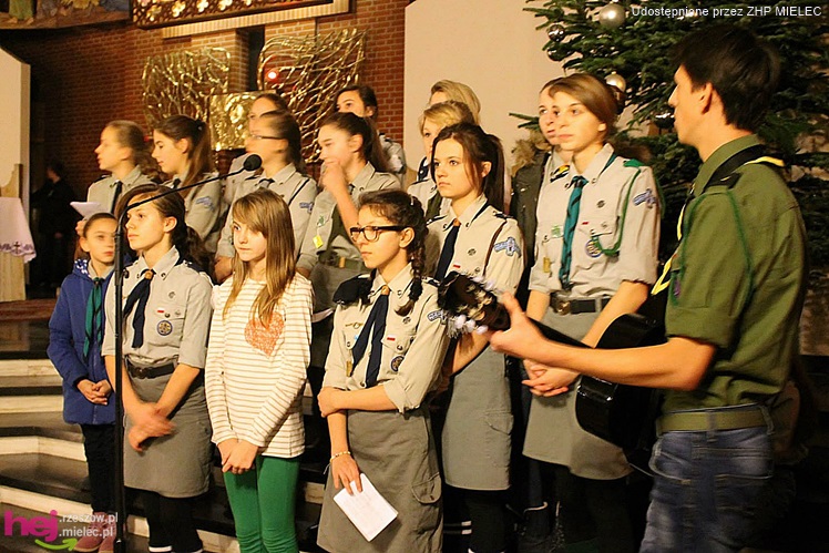 Betlejemskie Światło Pokoju trafiło do mieszkańców Mielca