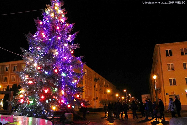 Betlejemskie Światło Pokoju trafiło do mieszkańców Mielca