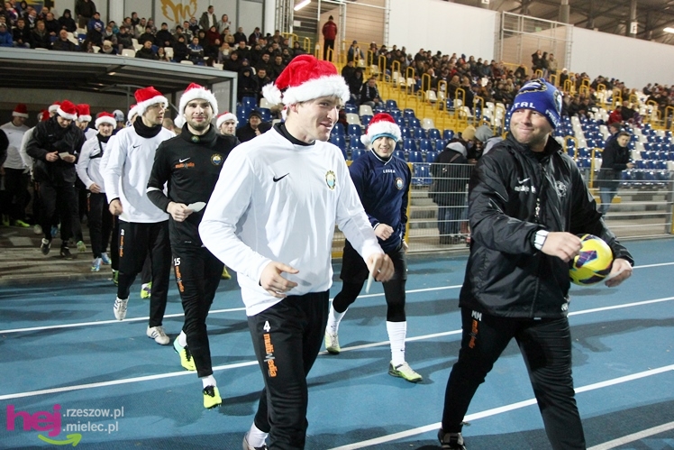 Mecz Wigilijny na Stadionie Miejskim: FKS Stal Mielec - Kibice Stali Mielec 4:6 (3:0)