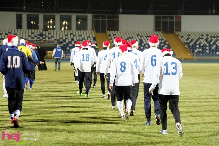 Mecz Wigilijny na Stadionie Miejskim: FKS Stal Mielec - Kibice Stali Mielec 4:6 (3:0)