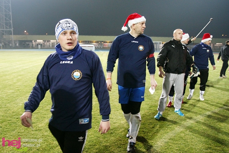 Mecz Wigilijny na Stadionie Miejskim: FKS Stal Mielec - Kibice Stali Mielec 4:6 (3:0)