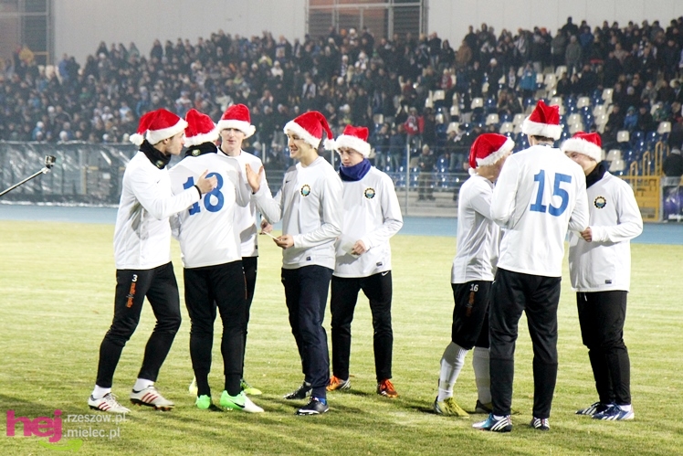 Mecz Wigilijny na Stadionie Miejskim: FKS Stal Mielec - Kibice Stali Mielec 4:6 (3:0)